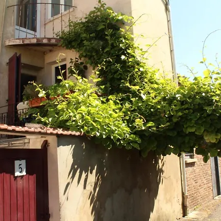 Gite Ancien Relais De Saint-Jacques La Roche-Guyon Exterior foto