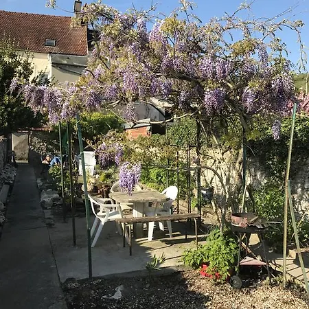 Gite Ancien Relais De Saint-Jacques La Roche-Guyon Exterior foto